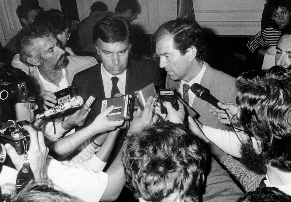 Felipe González llevaba apenas seis meses en Moncloa. En la foto aparece junto al lendakari de entonces, Carlos Garaikoetxea