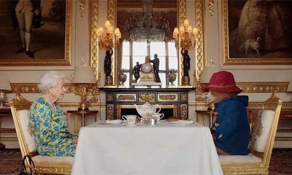 Isabel II y Paddington