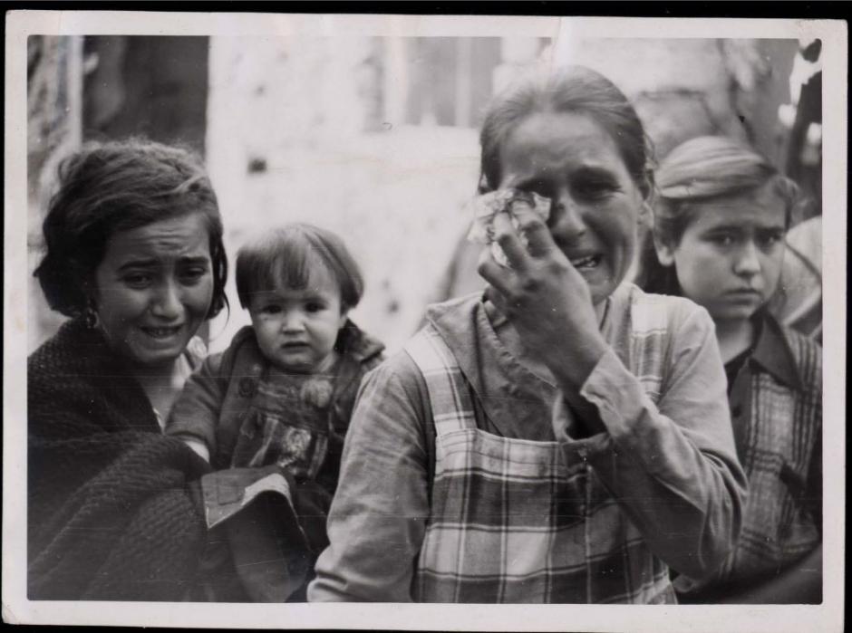 Gracias al trabajo del fotógrafo ruteño Cris Velasco conservamos varias instantáneas del bombardeo de Cabra (1938). En muchas de sus imágenes podemos ver el dolor y horror en el rostro de los vecinos del pueblo cordobés