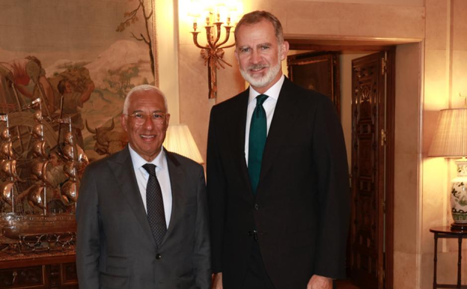 Don Felipe con el presidente electo del Consejo Europeo, António Costa