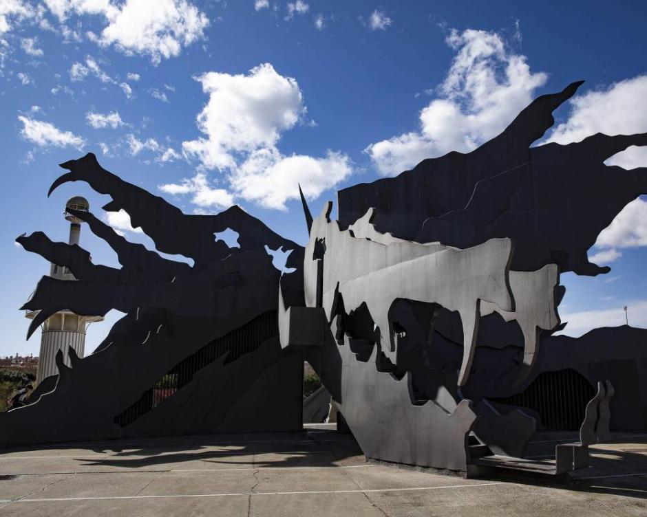 El dragón-tobogán en el Parque de la España Industrial, en Barcelona