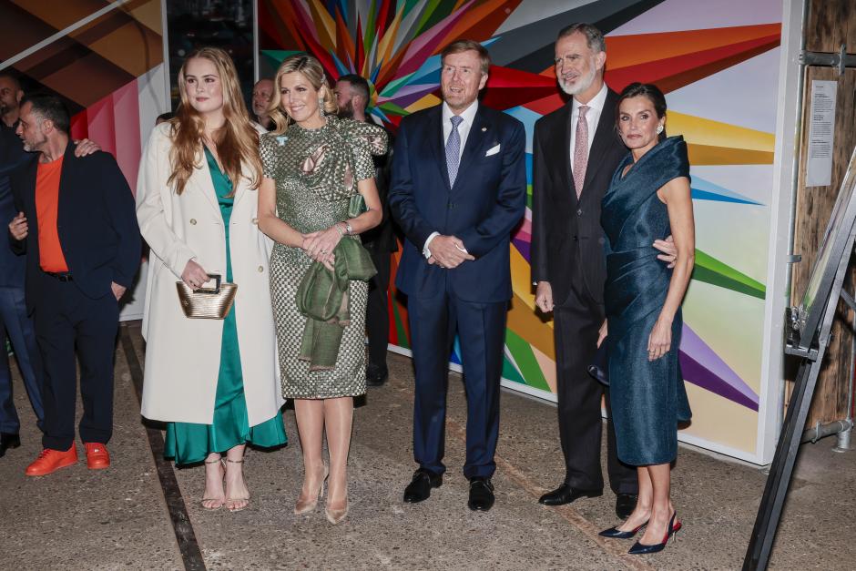 Spanish King Felipe VI and Queen Letizia with King Willem Alexander, Queen Maxima and Princess Amalia of The Netherlands during a visit to Straat Museum on occasion of SpanishKing official visit to Netherland in Amsterdam on Thursday, 18 April 2024.