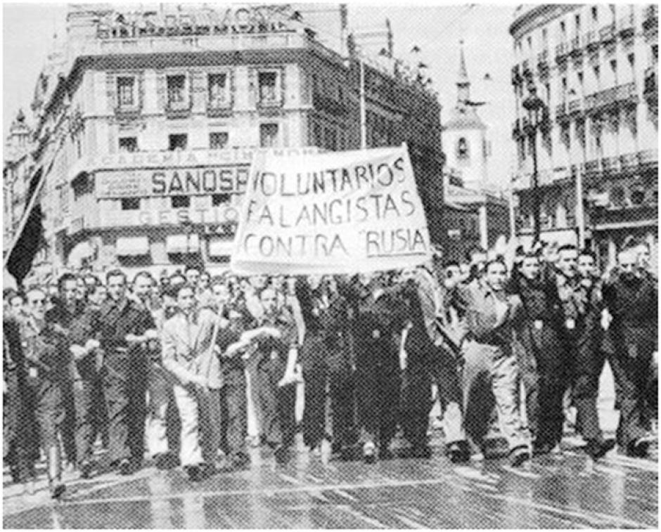 La gesta de las escuadrillas de la División Azul volando sobre el cielo más rojo