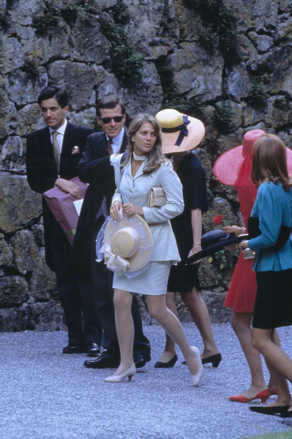 BODA DE VICENTE SARTORIUS Y NORA DE LIECHTENSTEIN
EN LA FOTO ISABEL SARTORIUS CON SU PADRE VICENTE SARTORIUS
10/06/1988
VADUZ