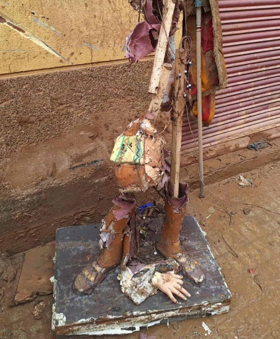 Destrozos de la DANA en la Falla Iglesia, Paiporta