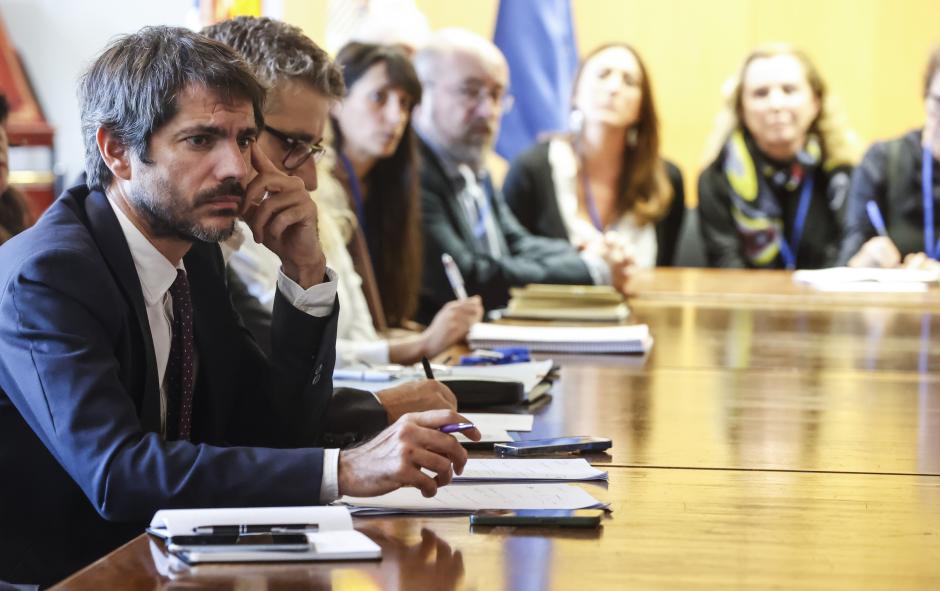 Ernest Urtasun, ministro de Cultura, en la reunión por los daños en el sector tras la DANA en Valencia