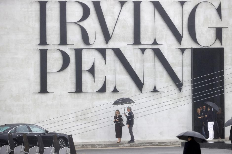 Marta Ortega, a la entrada a la exposición del fotógrafo estadounidense Irving Penn