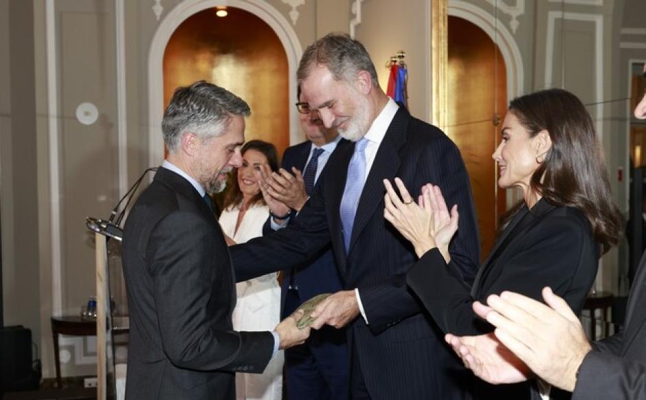 Los Reyes entregan el premio Francisco Cerecedo a Carlos Franganillo