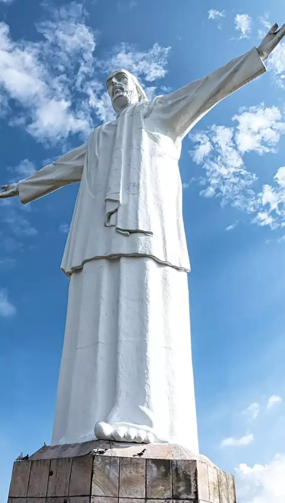 Los colombianos la definen como "una de las siete maravillas del mundo moderno". Quizás sea una designación un tanto pretenciosa, pero es cierto que esta escultura