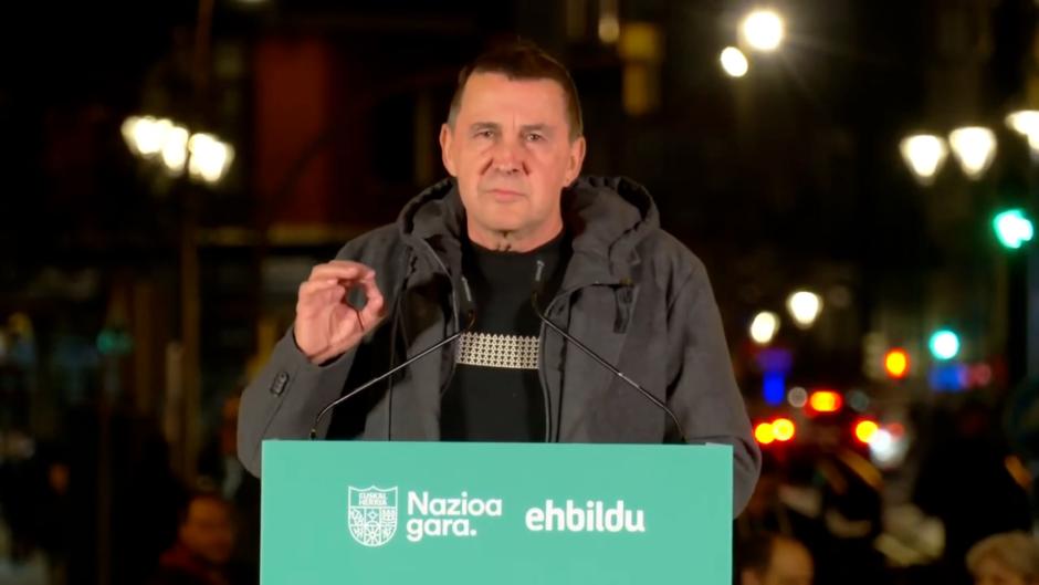 Otegi y los socios de Sánchez marchan en Bilbao para reclamar la nación vasca
