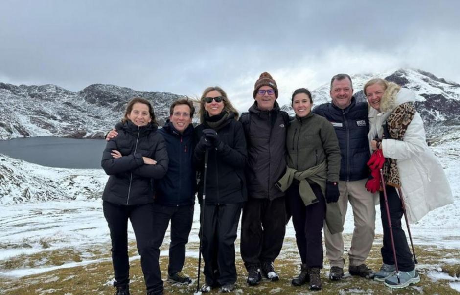 Almeida, Teresa Urquijo y sus amigos