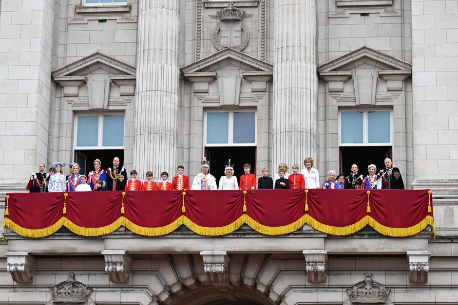 King Charles III and Queen Camilla with Prince Edward , Lady Louise Windsor, Sophie Duchess of Edinburgh, Princess Anne , Tim Lawrence , Princess Charlotte, Kate Middleton, Princess of Wales, Prince Louis, Prince William of Wales , Prince George , Lord Oliver Cholmondley, Nicholas Barclay, Ralph Tollemache, Louis and Gus Lopes, Freddy Parker Bowles and Arthur Eliot, Lady in Attendance Annabel Eliot and Marchioness of Lansdowne, Princess Alexandra of Kent, the Duke of kent, the Duchess of Gloucester and the Duke of Gloucester on the balcony during King Charles III coronation ceremony in London, Britain May 6, 2023.