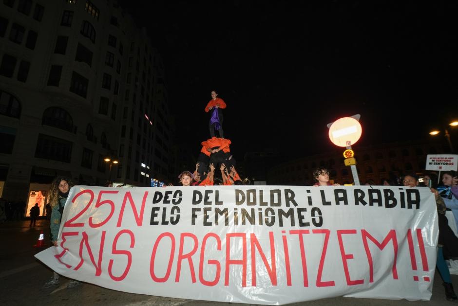 Pancarta de una marcha feminista, este domingo, en Valencia