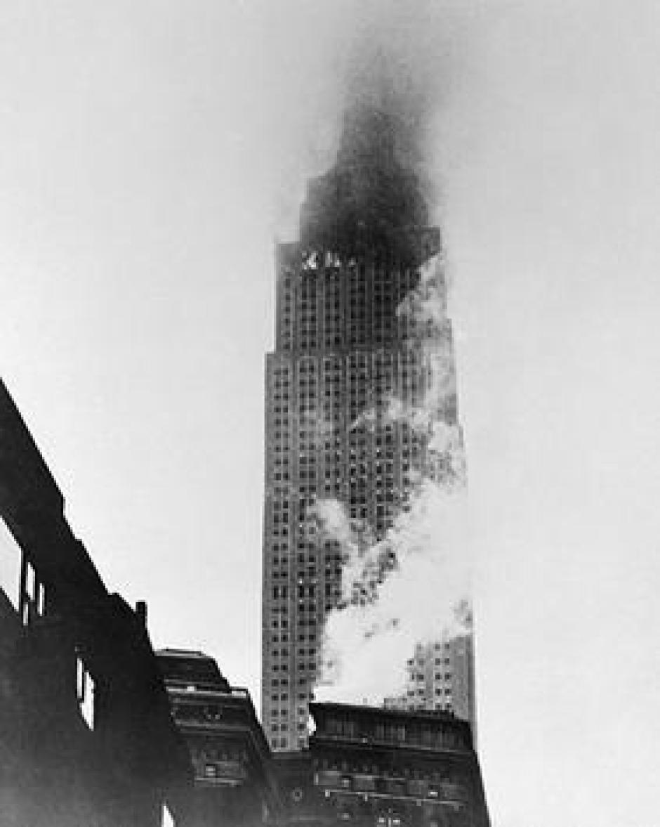 El Empire State Building en llamas