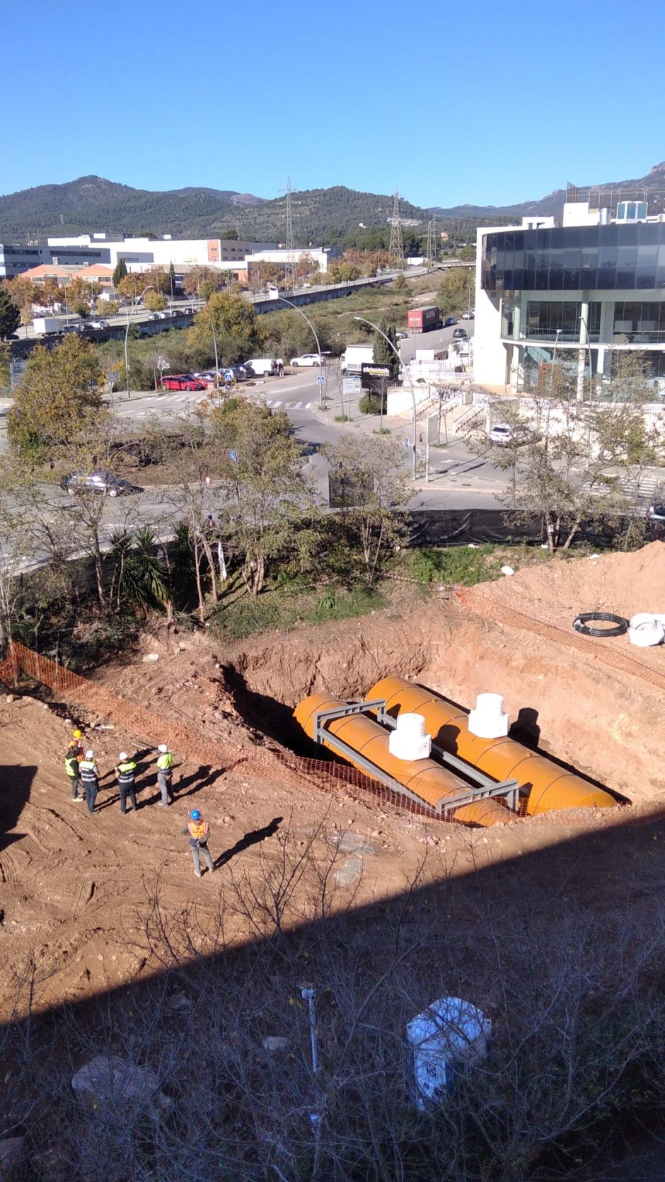 Desde el balcón de un vecino se ve el desarrollo de las obras