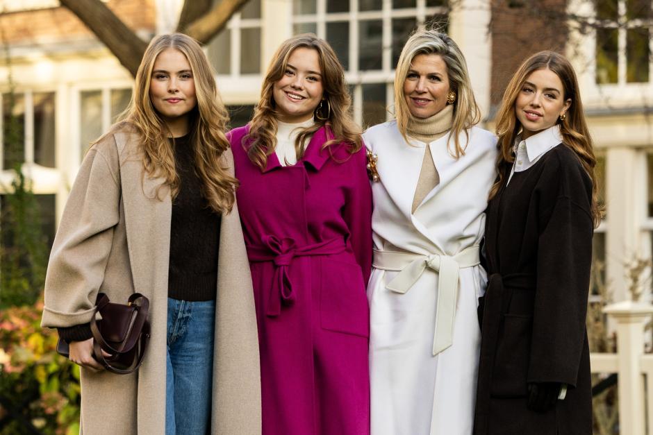 Mandatory Credit: Photo by Hollandse Hoogte/Shutterstock (14956976f)
Amsterdam - Queen Maxima together with princesses Amalia, Ariane and Alexia (l-r) during a traditional photo session of the royal family at the Begijnhof.
Photo Session Royal Family, Amsterdam - 29 Nov 2024 *** Local Caption *** .