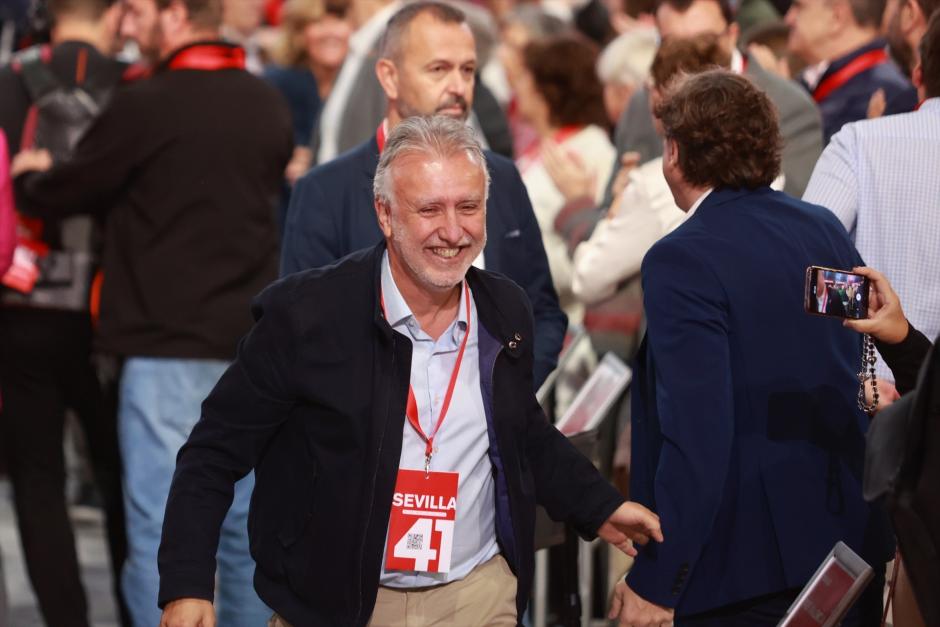 El ministro de Política Territorial y Memoria Democrática, Ángel Víctor Torres, en el Congreso del PSOE