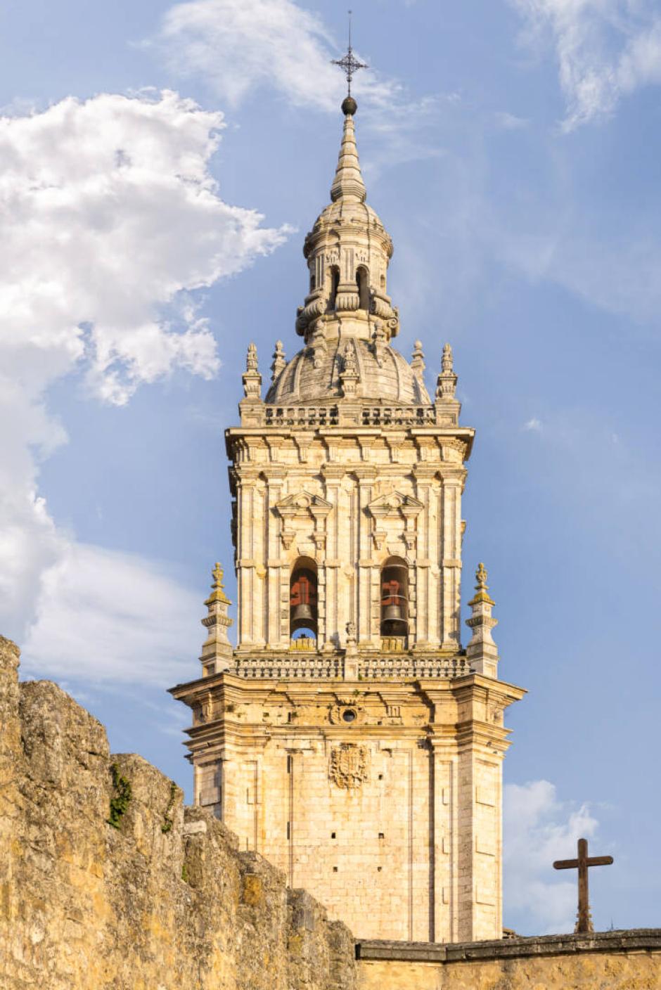 La majestuosa torre donde se van a realizar las reformas de emergencia