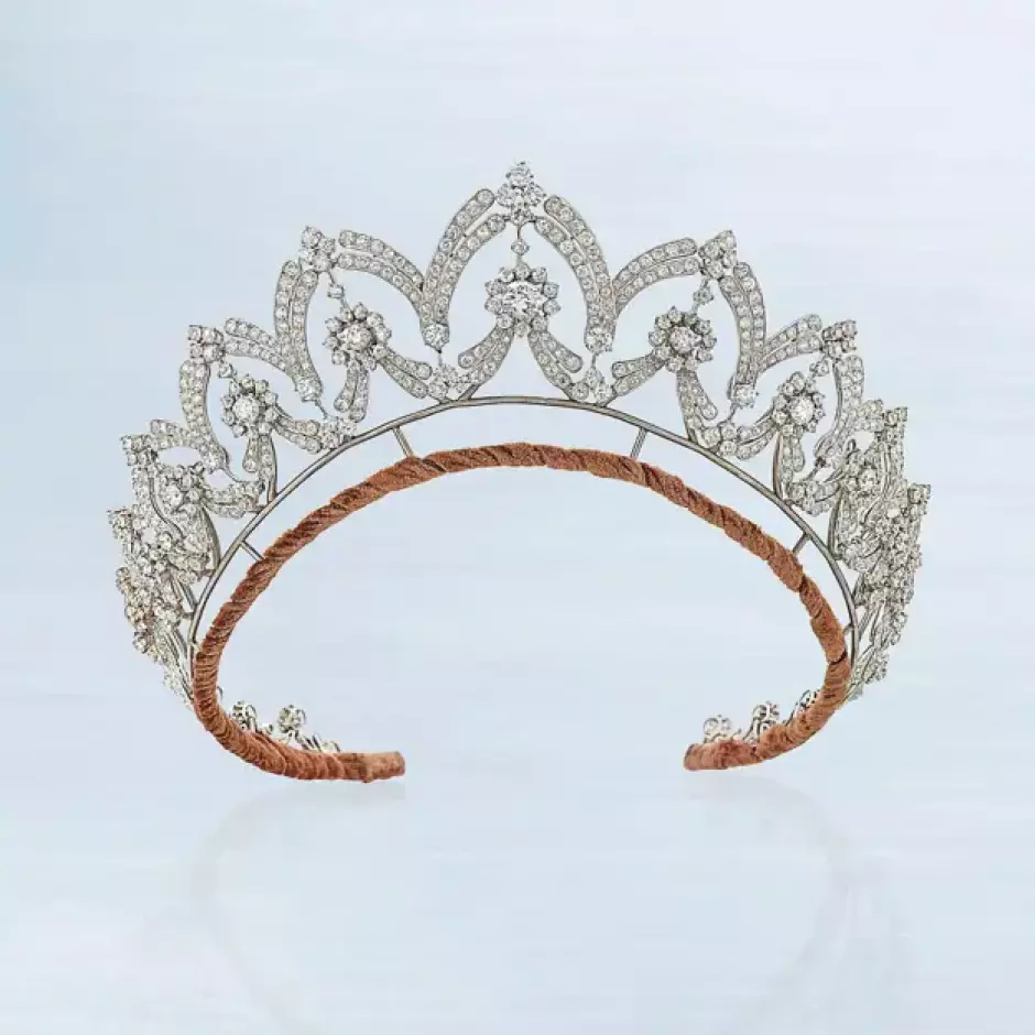 Tiara Eugenia Borbón