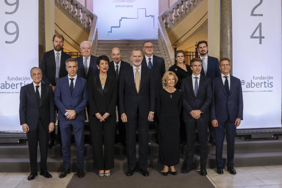 Don Felipe con Elena Salgado, Elma Saiz y Florentino Pérez, entre otros