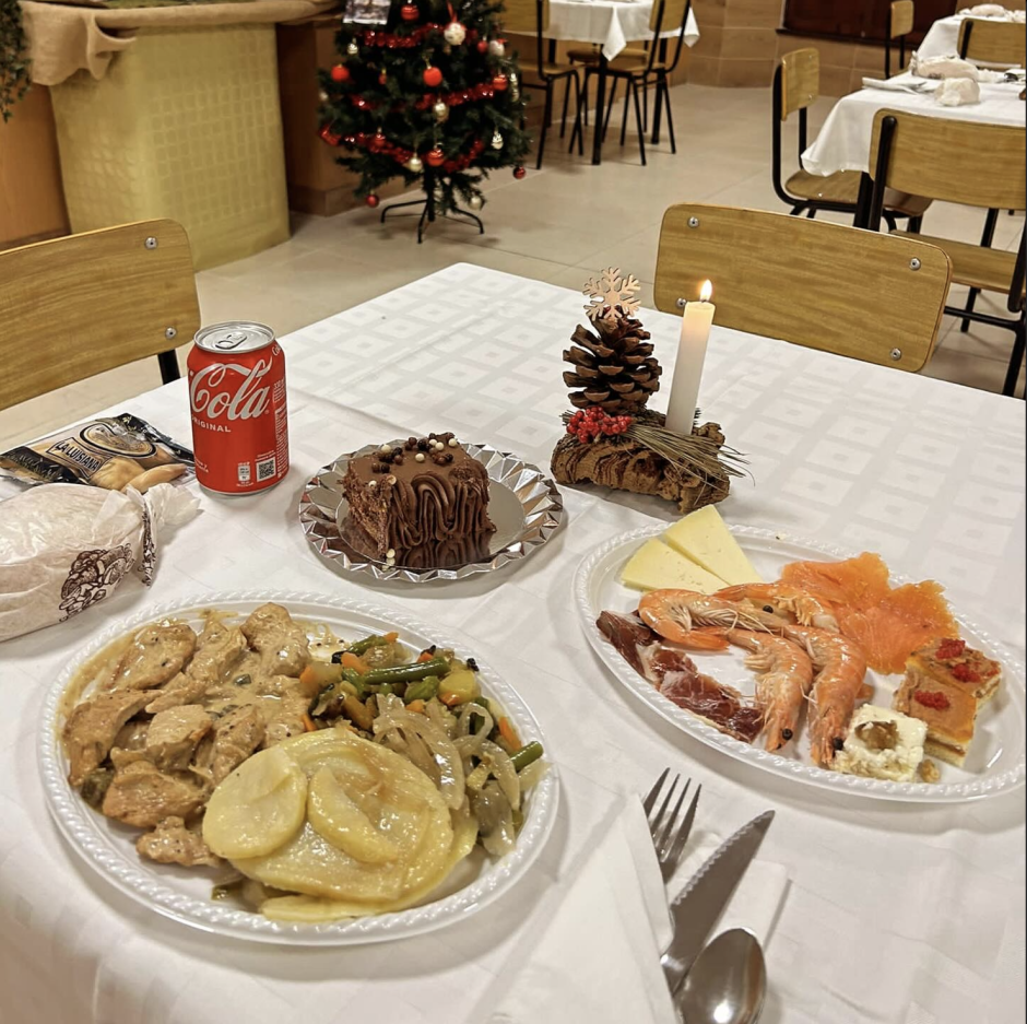 El plato principal de la cena lo ofrece, como donativo, el cercano Hotel NH