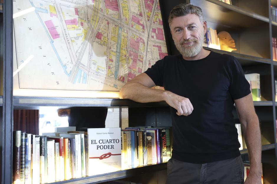 Robert Gavin Bonnar, autor del libro El cuarto poder