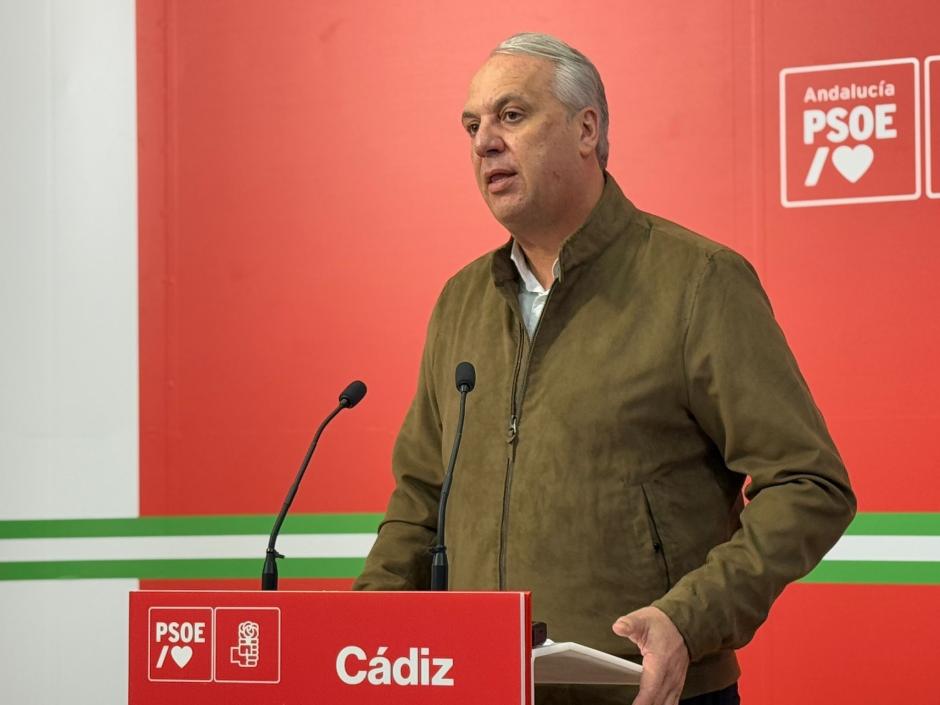 El secretario general del PSOE de Cádiz, Juan Carlos Ruiz Boix, en rueda de prensa (archivo)