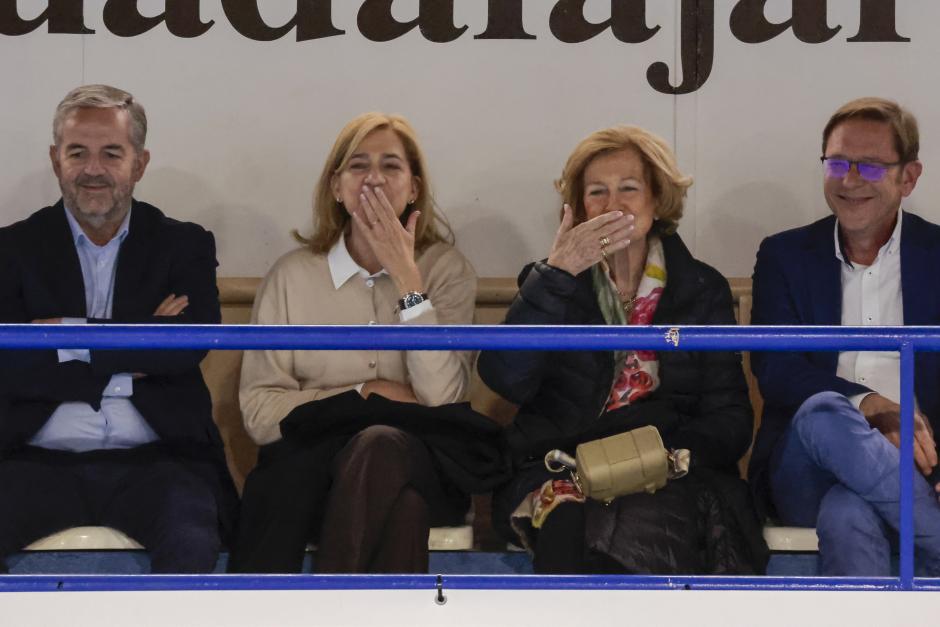 Queen Emeritus Sofia and Infanta Cristina at Pablo Udangarin's Handball match in Guadalajara, December 21, 2024