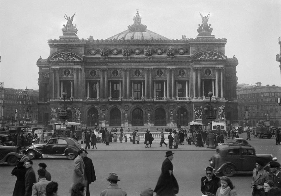 Fachada de la Ópera en 1948