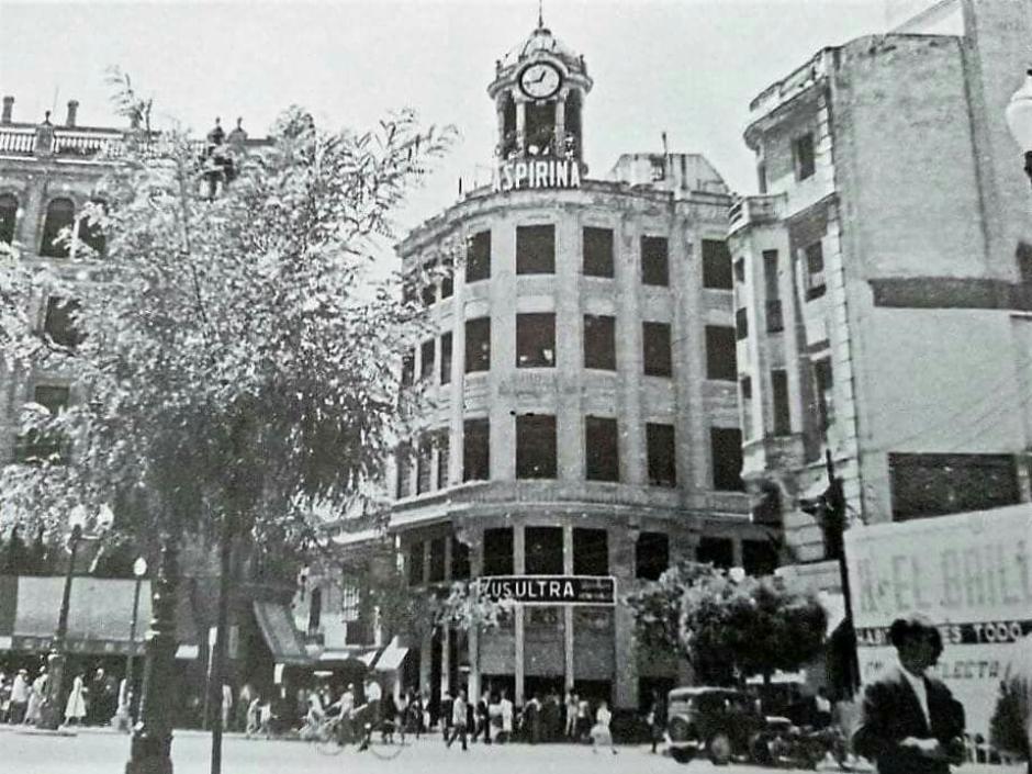 El edificio de David Rico con el reloj