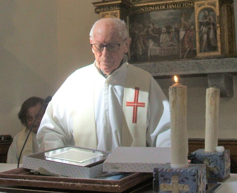 Jesús Landa, a sus 92 años, es el párroco de Gavín y de una docena de pueblos del Pirineo más