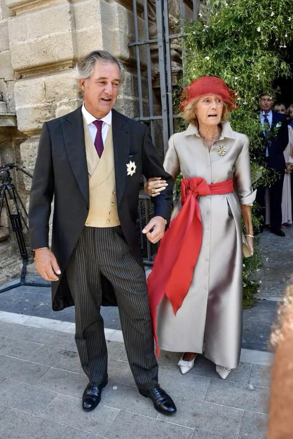 José Manuel Entrecanales, con su madre Blanca Domecq, en la boda de su hijo y Claudia Osborne