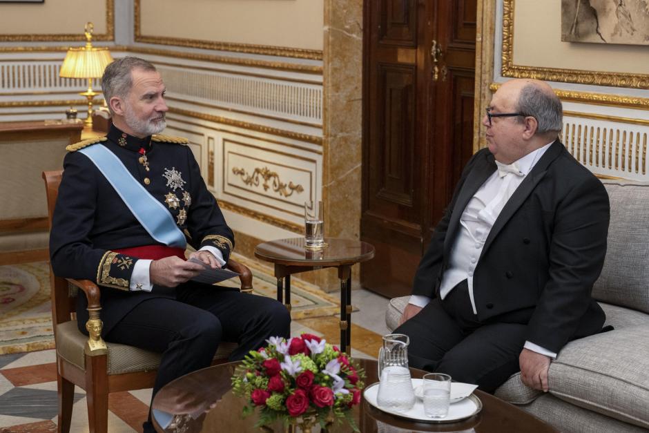 El Rey con el embajador de Malta, Emmanuel Mallia