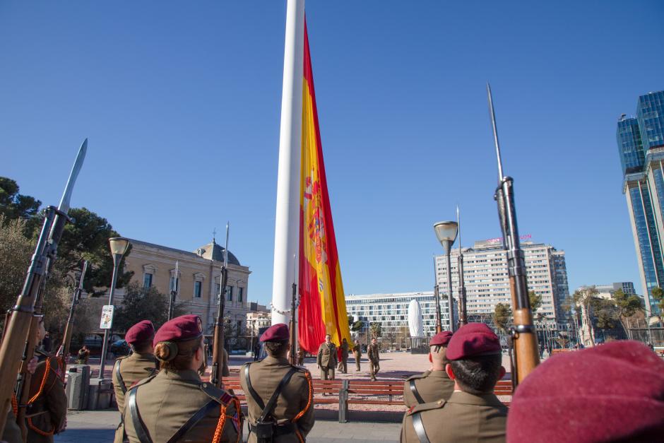 Los soldados de Tierra en la plaza de Colón