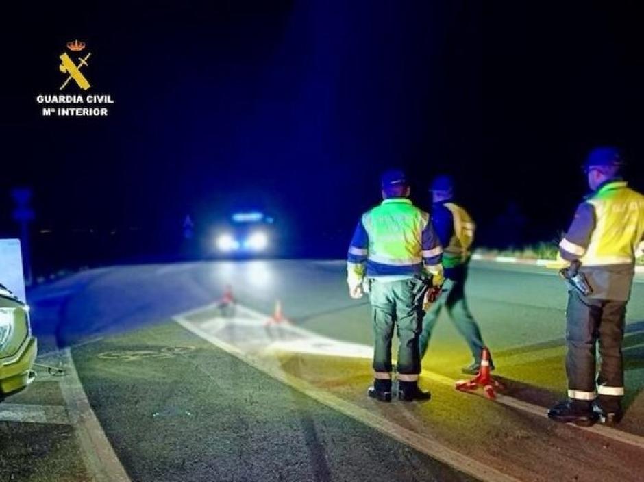 En ocasiones la Guardia Civil se ve obligada a cerrar carreteras por la presencia de hielo