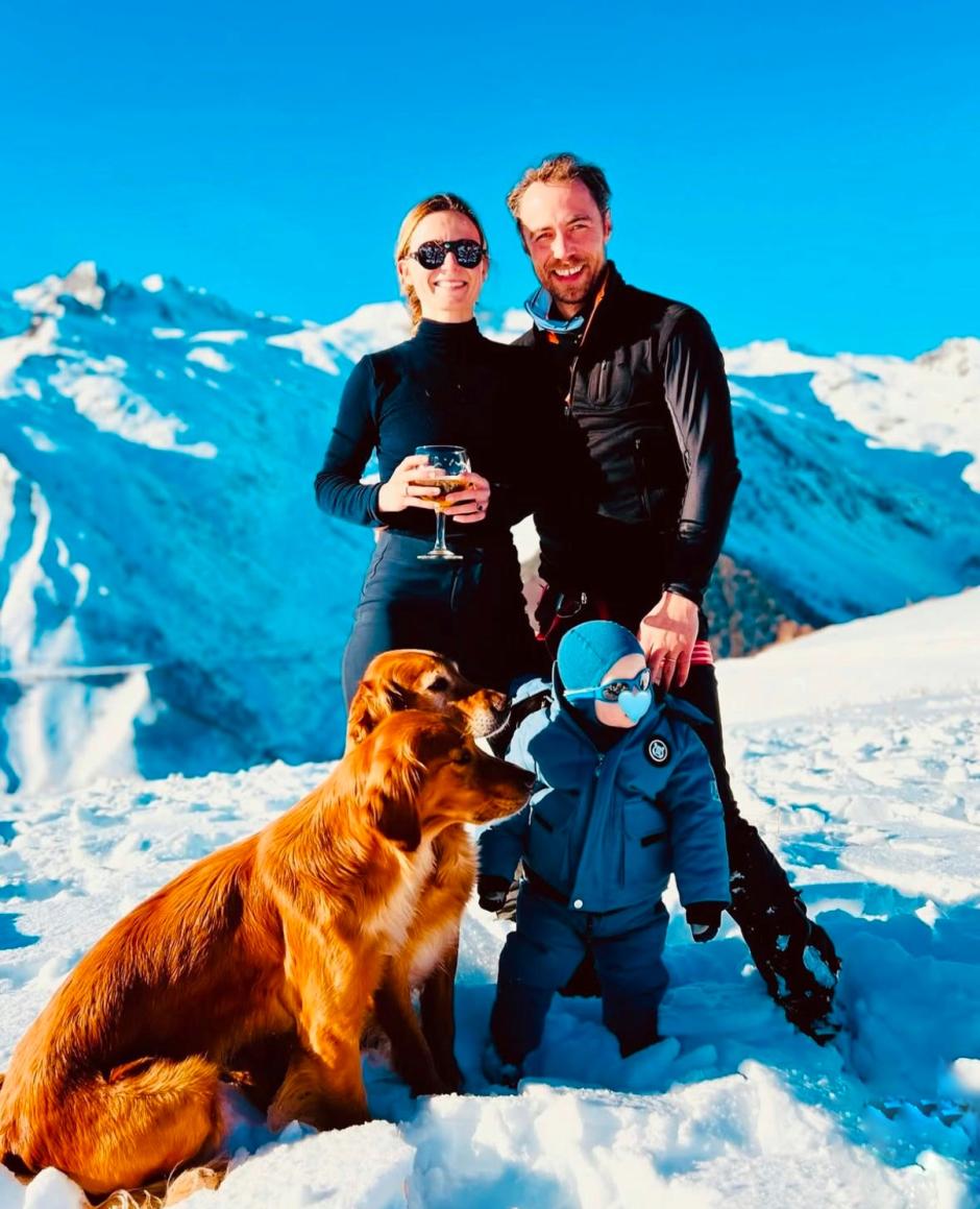 James Middleton, con su familia en la nieve