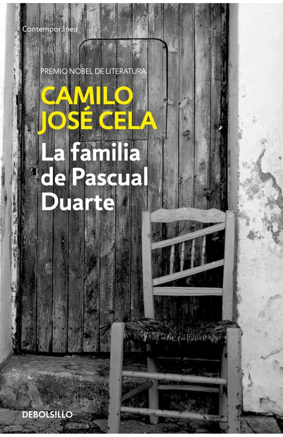 La familia de Pascual Duarte es lo opuesto a El camino de Delibes. Aquí no hay ningún tipo de mirada nostálgica hacia la vida en el campo ni la infancia. Camilo José Cela traza un mundo rural violento, primitivo y bestial. Pascual Duarte, campesino extremeño hijo de un contrabandista maltratador y alcohólico, sigue una senda que inevitablemente le lleva al crimen y a la perdición. Tras matar a su madre, narra en una serie de cartas su vida a la espera de la ejecución de la pena de muerte a la que ha sido condenado. La familia de Pascual Duarte, para muchos la novela española más importante tras El Quijote, rezuma maldad por los cuatro costados. Principalmente la maldad de un destino que se ceba con el hermano de Pascual, un niño con una severa discapacidad que no es capaz de levantarse del suelo, al que un cerdo le come las orejas y que muere ahogado en una tinaja de aceite.