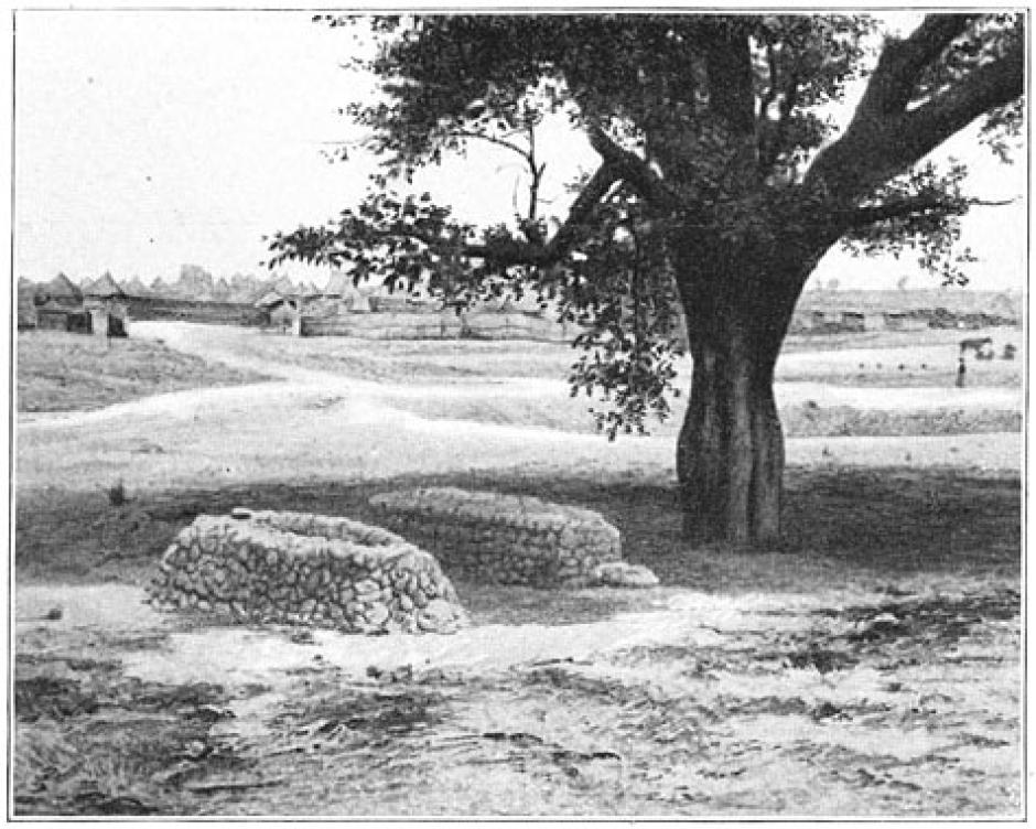 Tumbas de Voulet y Chanoine cerca del pueblo de Maijirgui, Níger. Foto tomada en 1906