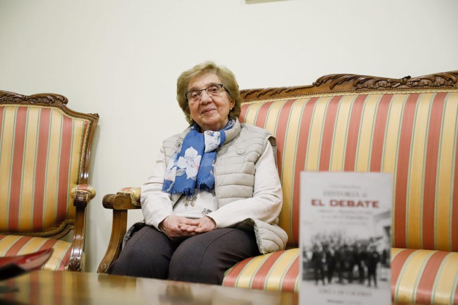 Adela de Cáceres, autora de 'Historia de El Debate'