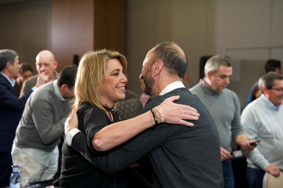 La expresidenta de la Junta, Susana Díaz, ha estado presente en la reunión de la Interparlamentaria del PSOE-A en calidad de senadora