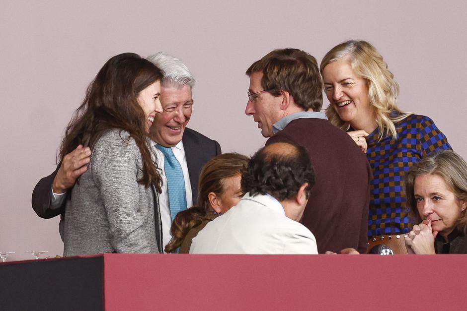 Enrique Cerezo, Almeida y Teresa Urquijo, en Madrid Horse Week