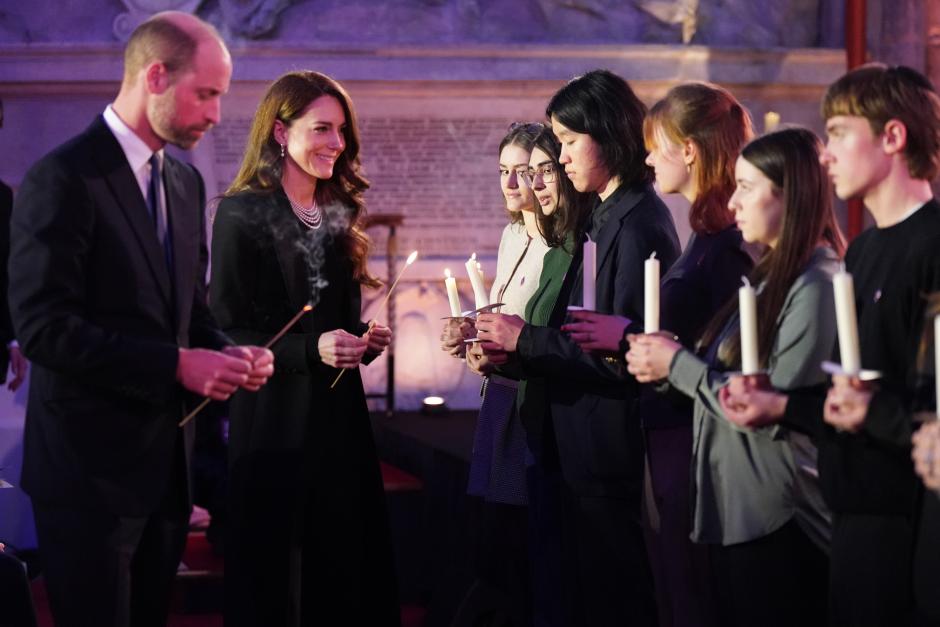 The Prince and Princess of Wales light candles during a ceremony at London's Guildhall, to commemorate Holocaust Memorial Day and the 80th anniversary of the liberation of Auschwitz-Birkenau. Picture date: Monday January 27, 2025. *** Local Caption *** .