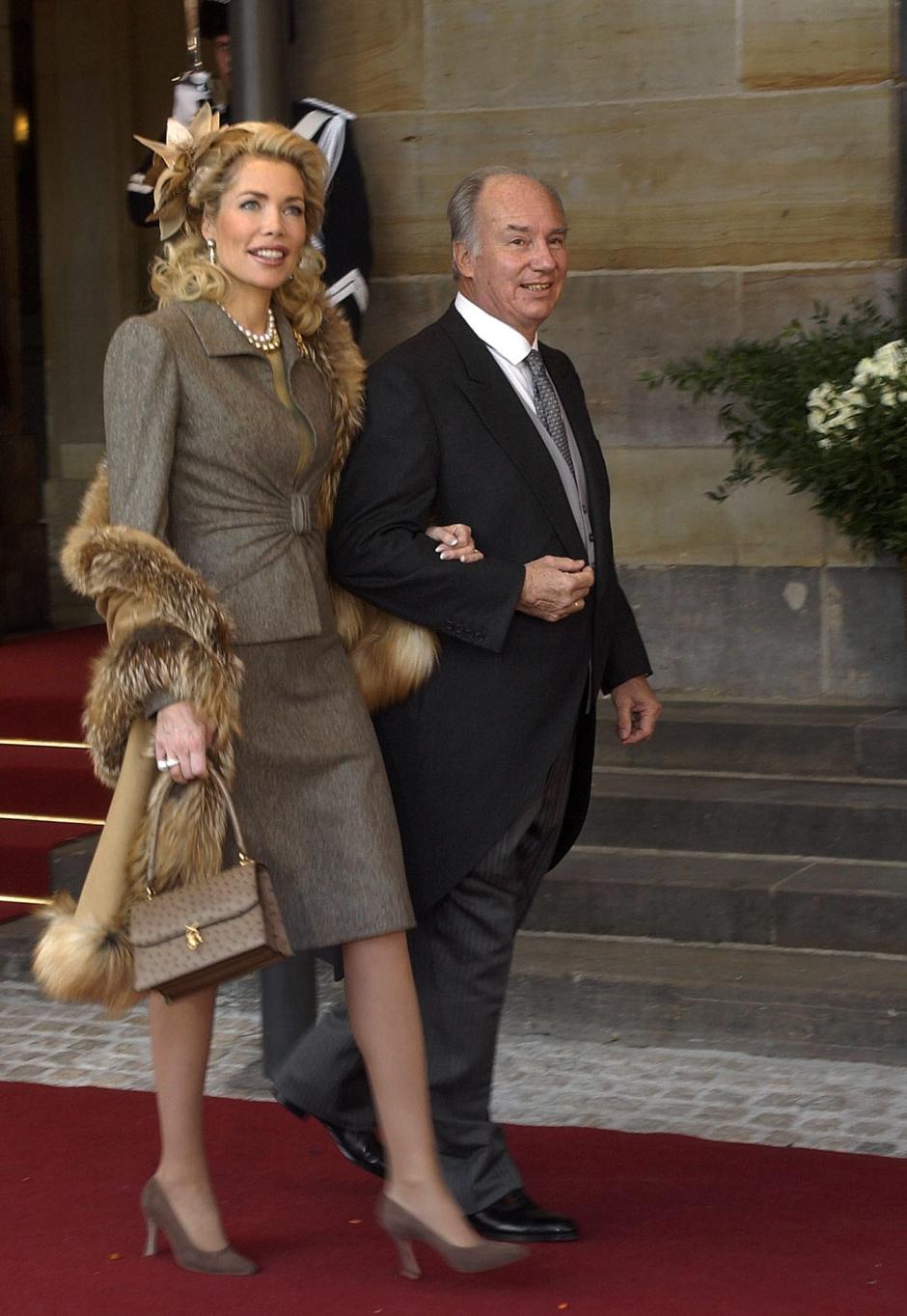 AGA KHAN Y SU ESPOSA LA BEGUN INARA DURANTE LA BODA DE GUILLERMO DE HOLANDA Y MAXIMA ZORREGUIETA DE HOLANDA
PB / PP / JJS / ©KORPA
02/02/2002
AMSTERDAM
