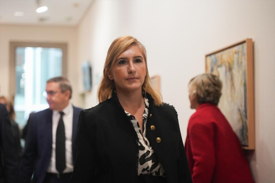 (Foto de ARCHIVO)
La delegada del Gobierno en la Comunidad Valenciana, Pilar Bernabé, atiende a los medios de comunicación en el colegio Luis Vives tras el derrumbe del porchado, a 24 de noviembre de 2024, en Massanassa, Valencia, Comunidad Valenciana (España). Al menos un operario ha muerto y otro ha resultado herido al derrumbarse el porchado del colegio Luis Vives, afectado por la DANA, durante las tareas de limpieza del centro. Hasta el lugar del suceso se han trasladado agentes de la Policía Nacional del Grupo de Homicidios y de la Brigada de Policía Científica de Valencia para investigar las causas del derrumbe, y dos dotaciones de bomberos de Torrent y Catarroja.

Jorge Gil / Europa Press
24 NOVIEMBRE 2024;DANA;DERRUMBE;MUERTE;LIMPIEZA;REABRIR;TEMPORAL
24/11/2024