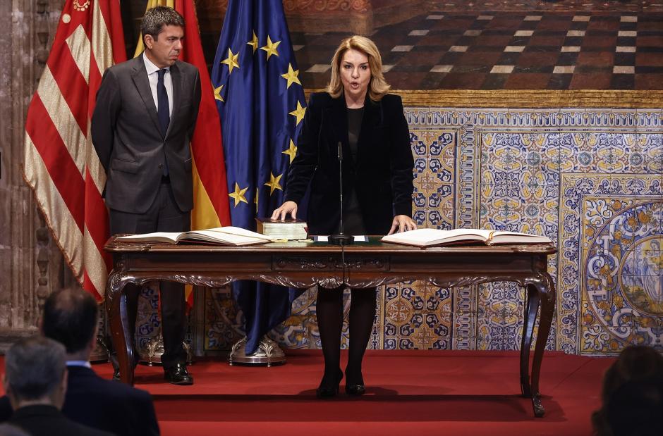 (Foto de ARCHIVO)
La consellera de Justicia e Interior, Salomé Pradas, a su llegada a una sesión plenaria, en Les Corts Valencianes, a 15 de noviembre de 2024, en Valencia, Comunidad Valenciana (España). Este es el primer pleno de Les Corts tras la DANA, que el pasado 29 de octubre arrasó Valencia, y ha comenzado con un minuto de silencio por las más de 200 víctimas mortales en la provincia. El presidente de la Generalitat, Carlos Mazón, ha dado explicaciones de su gestión durante el temporal y de cómo va a "remodelar la estructura del Consell" para adaptarla a la nueva situación.

Jorge Gil / Europa Press
15/11/2024