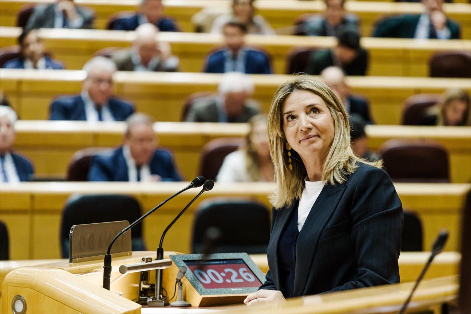 La portavoz del PP en el Senado, Alicia García, interviene durante una sesión plenaria