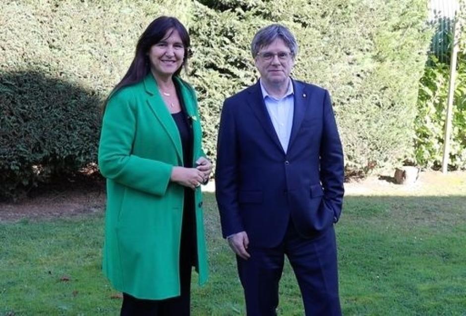 El prófugo de la Justicia Carles Puigdemont con Laura Borràs