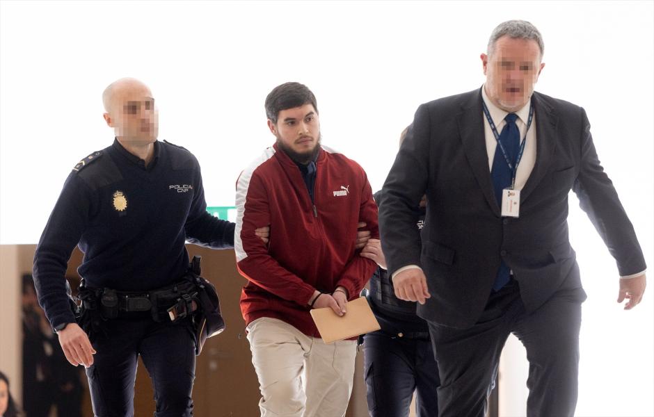 Mohamed Houli ha estado en todo momento custodiado por la Policía