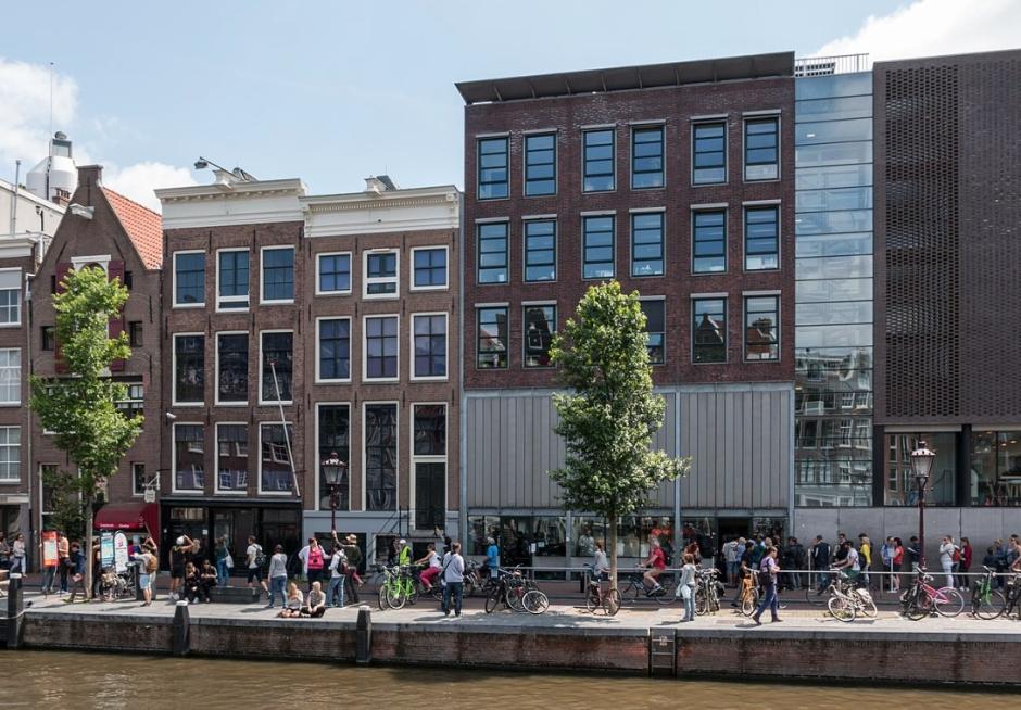 Museo de Ana Frank en Ámsterdam, donde se encuentra la casa donde se ocultó