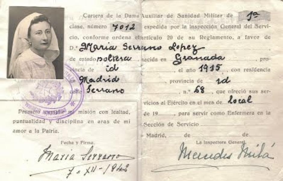 Cartera de una dama auxiliar de sanidad militar